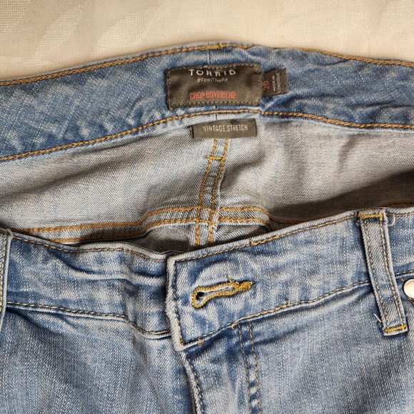 Torrid Crop Boyfriend jeans size 20 - Picture 3 of 3
